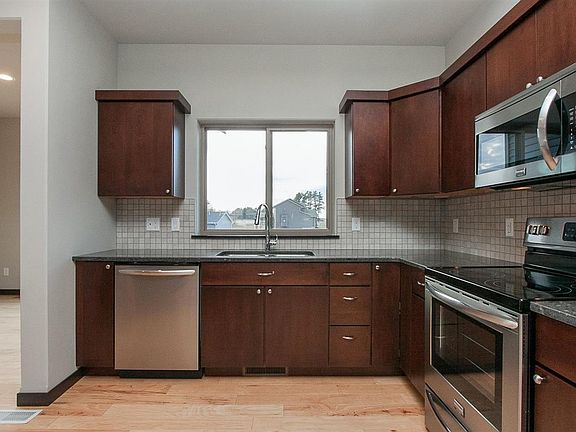 4th image of 2025 Stone Creek Cir