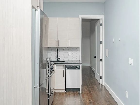 4th image of 54-38 Arnold Ave #2T