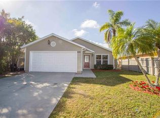 818 97th Ave N, Naples, FL 34108