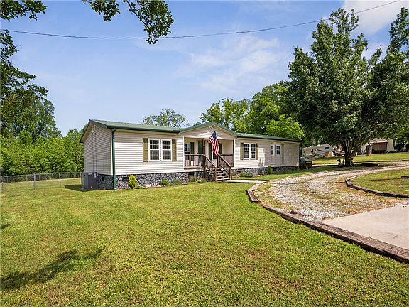 2nd image of 327 Emily Ln