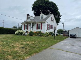 14 Forest Ave, Middletown, RI 02842
