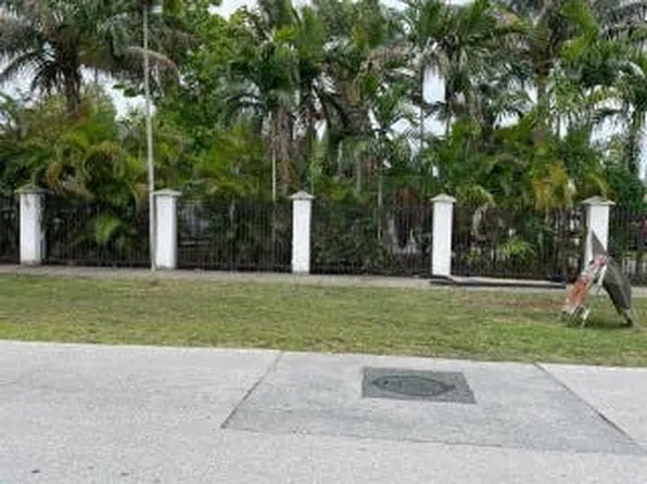 10990 SW 32nd St, Miami, FL 33165