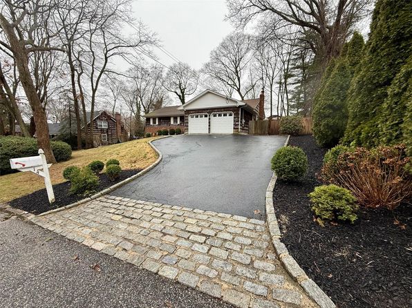 14 Merlin Lane, East Setauket, NY 11733