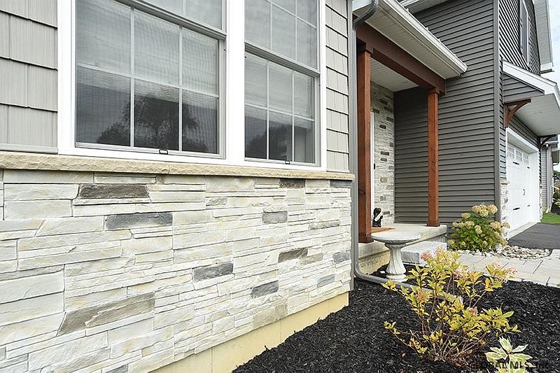 2nd image of 12 IRONWOOD Street