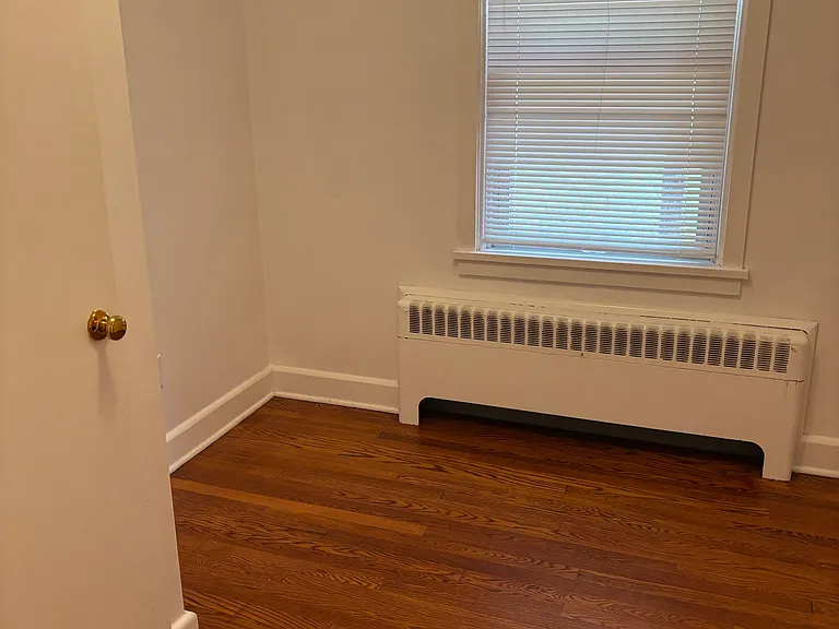 601 Linden Cir — Photo 7
