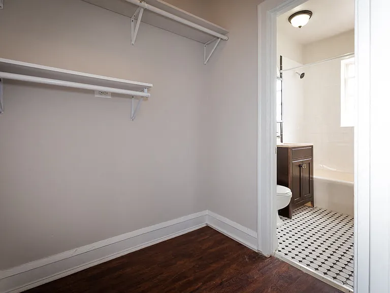 6748 N. Ashland Ave — Photo 8