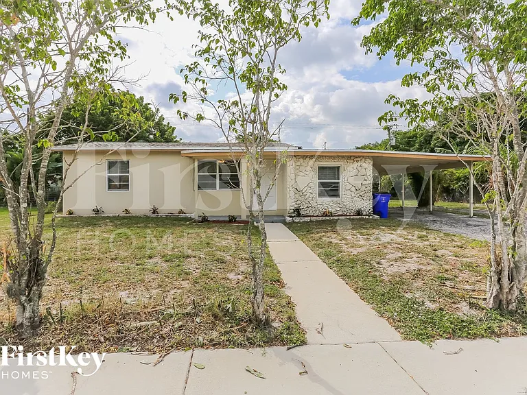 4531 NE 5th Ave — Photo 3
