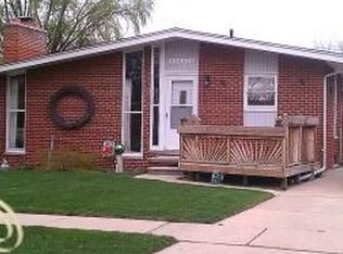 30379 Lisch St, Gibraltar, MI 48173