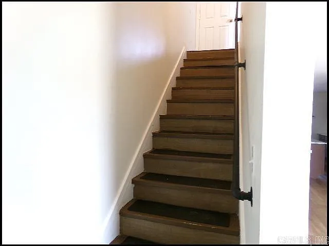 1912 Sanford Dr #1 — Photo 2