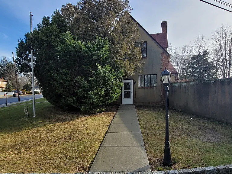 94 Martha Ct #10 — Photo 1