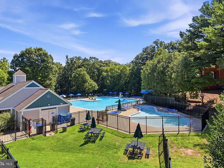12214 Grassy Hill Ct — Photo 25