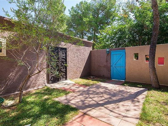 5th image of 1084 Esplanada Cir