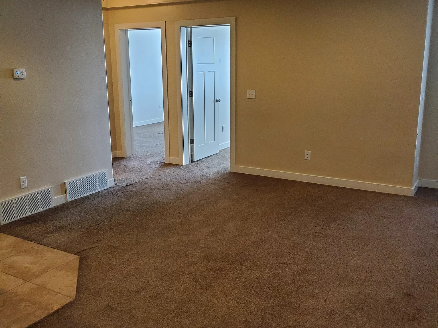 2 bed, 1118 sqft, $1,600 — Photo 2