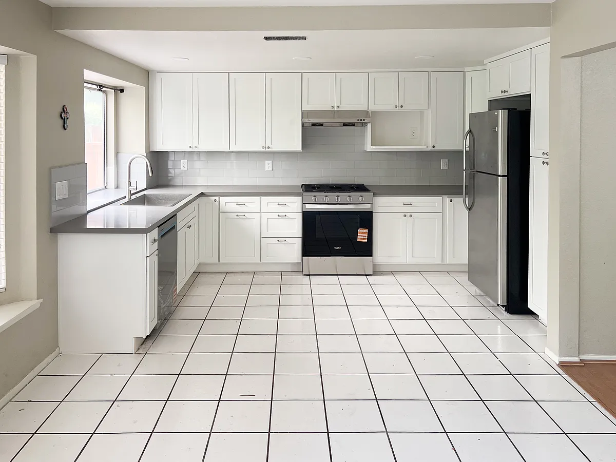Building Photo - 15946 Armsley Dr