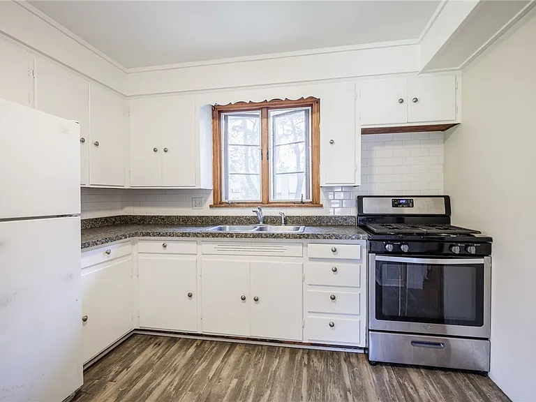 326 Barrington St #2 — Photo 13