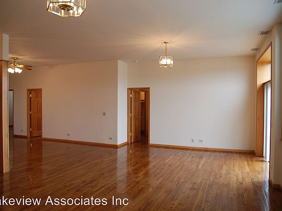 5th image of 2417 N Western Ave #3A