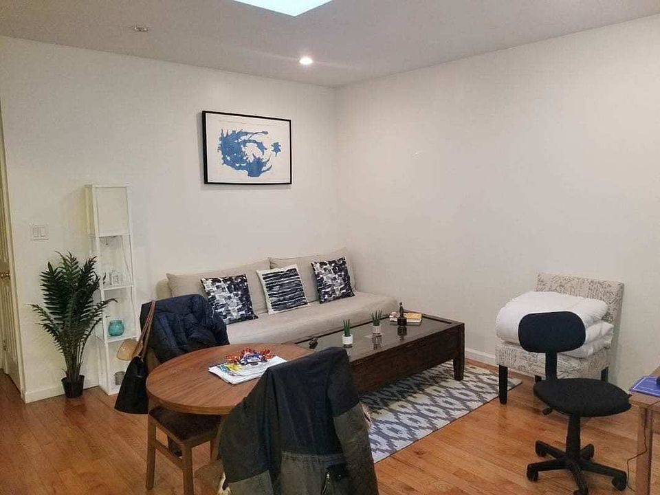 1st image of 3420 30th Ave APT 2R