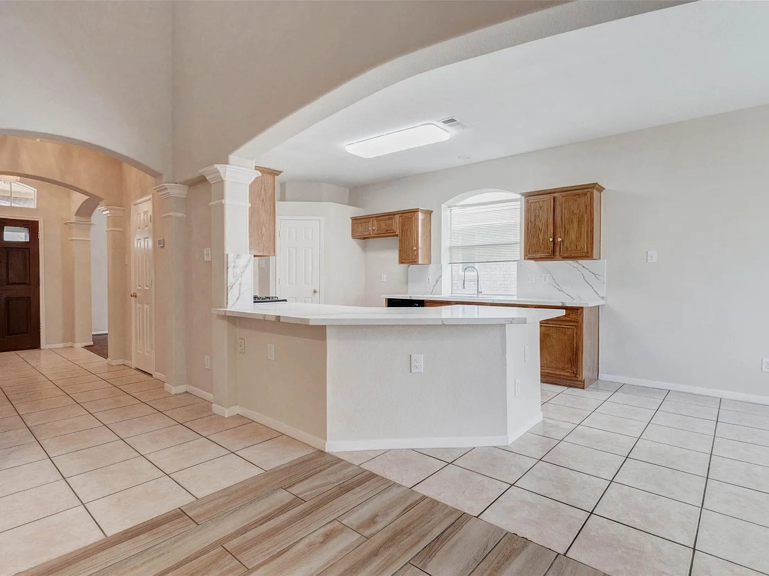 4 bed, 3.5 bath, 3251 sqft, $2,800 — Photo 4