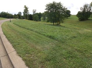 5270 Stonegate Dr, Zanesville, OH 43701