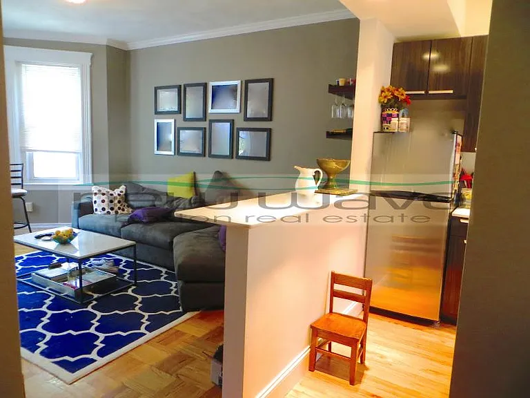 32 Queensberry St #12 — Photo 6