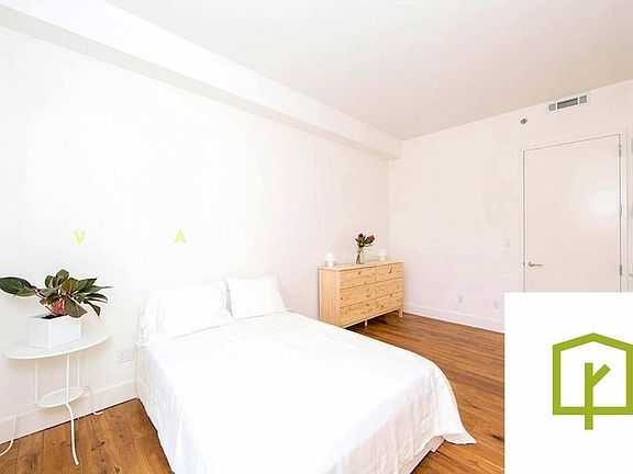 3rd image of 73 Montrose Ave #3T