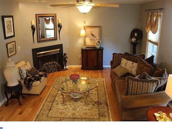 4th image of 109 Deschler Blvd