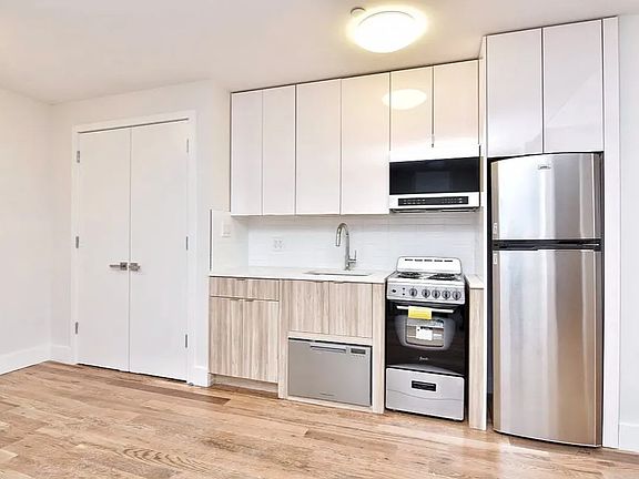 4th image of 10 W 132nd St #1G