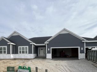 W209N5692 Turnberry LANE, Menomonee Falls, WI 53051