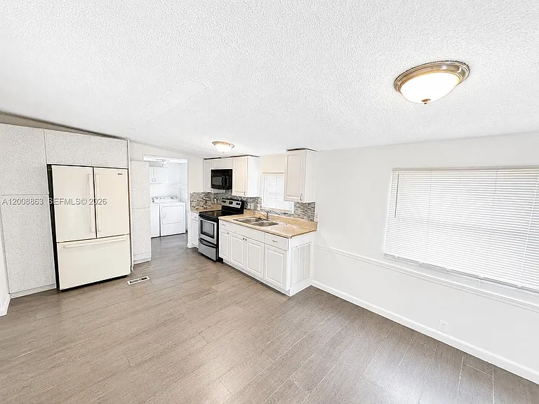 3028 SW 50th St #0 — Photo 7