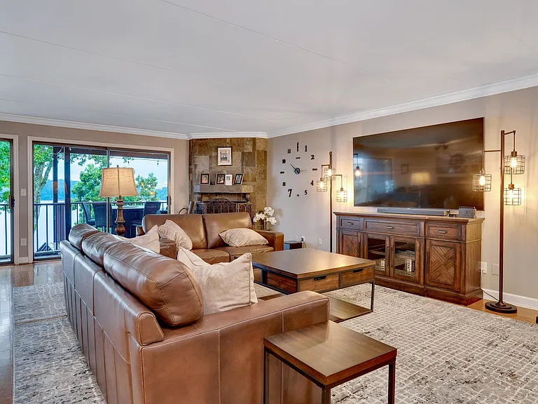 4328 Lakeshore Ln #202 — Photo 6