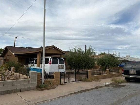 3rd image of 2228 W Pecan Rd