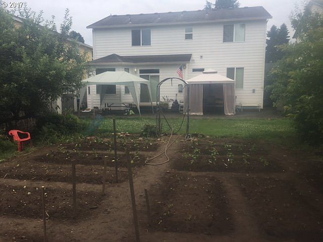 2nd image of 8953 NE Alberta St