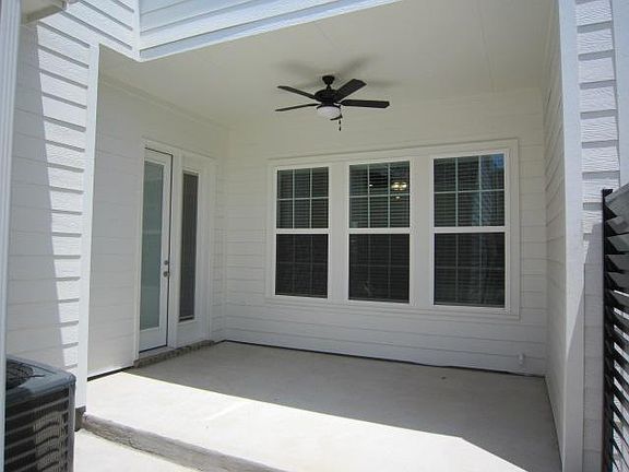 3rd image of 6221 Parker Blvd