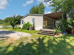 135 Cedar Ln, Allons, TN 38541