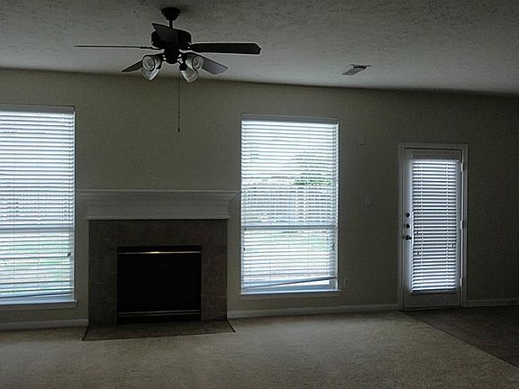 5th image of 16502 Bluff Springs Dr