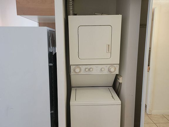 4th image of 38 Grenville St #502