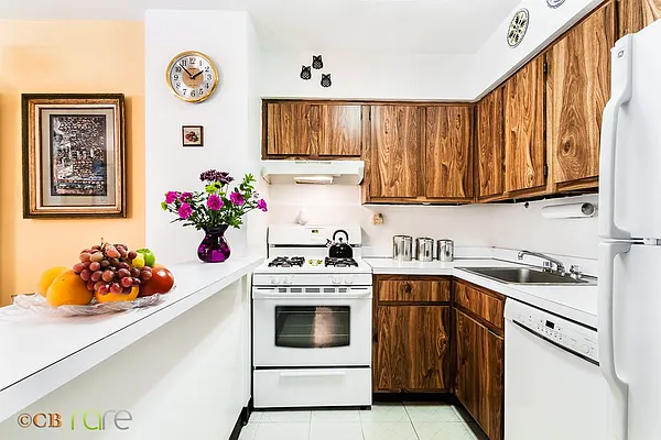 Rented by Rich Associates Real Estate LLC | media 14