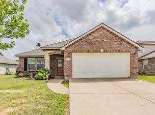 208 Weber River Trl, Fort Worth, TX 76140