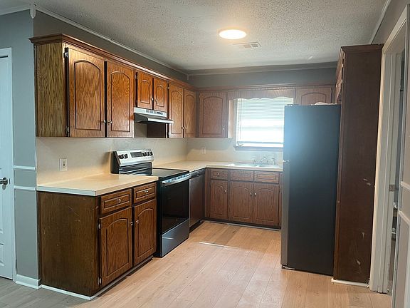 5th image of 808 Sorrells Dr