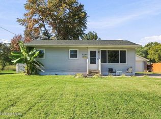 9244 Chenault Rd, Louisville, KY 40272