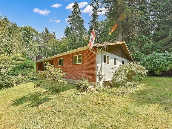 2nd image of 13428 Crescent Rd