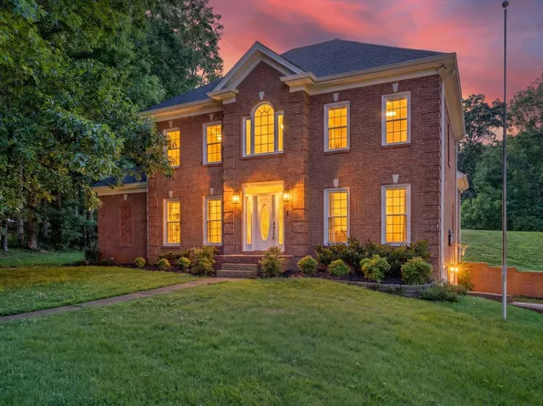 950 Ridgewood Dr, Clarksville, TN 37043