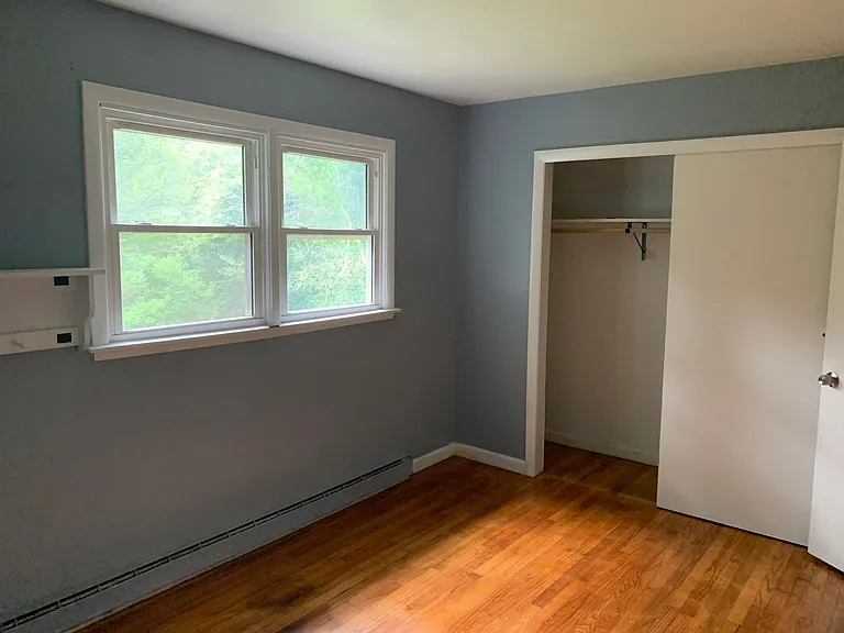844 Exeter Rd — Photo 10