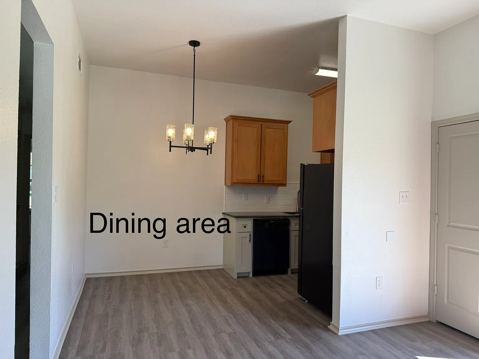 3 bed, 1200 sqft, $1,500 — Photo 2