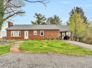 135 Hillcrest Dr, Rocky Mount, VA 24151