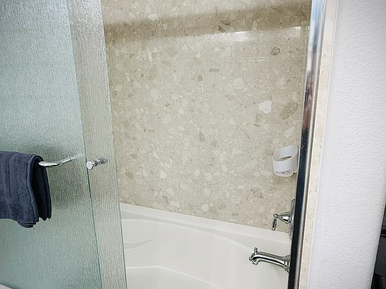 Sink & Tub on the 2nd Floor