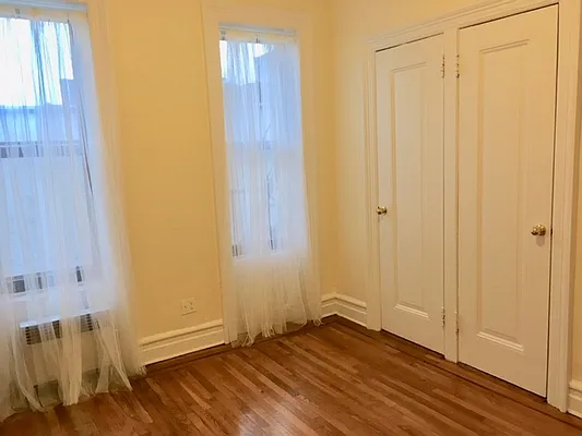 Rented by Compass | media 18