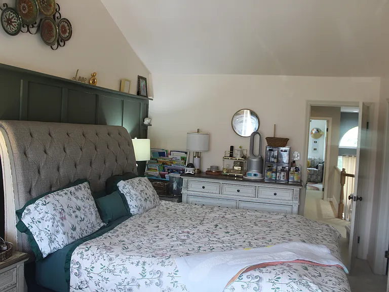 815 Martingale Rd — Photo 17