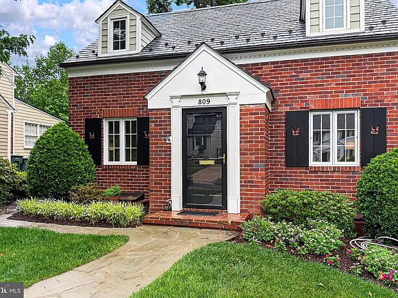 5th image of 809 Enderby Dr