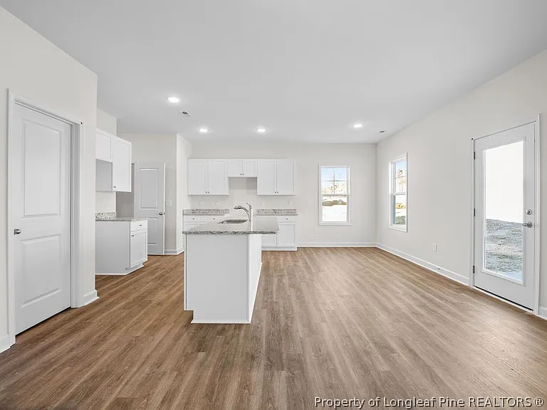 544 Ashley Heights Dr — Photo 5